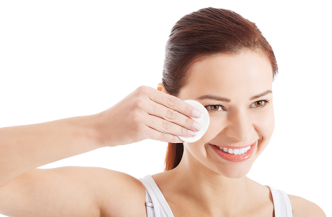 How to Do a DIY Eyelid Scrub for Blepharitis