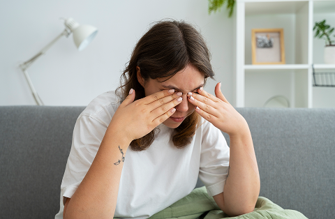 Why Do My Eyes Hurt When I Wake Up: Causes and Remedies